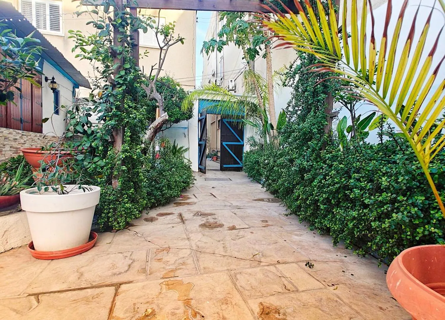 Mamas Summer House Larnaca 0*,